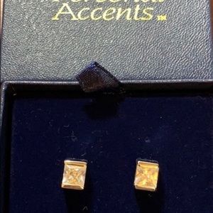 6 pieces for $22 - Personal Accent Jewelry